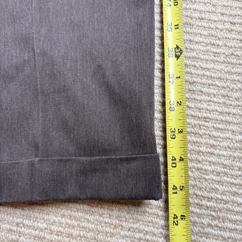 Eddie‎ Bauer Performance Khaki Mens 38x30 Pleated Wrinkle Resistant Classic Fit